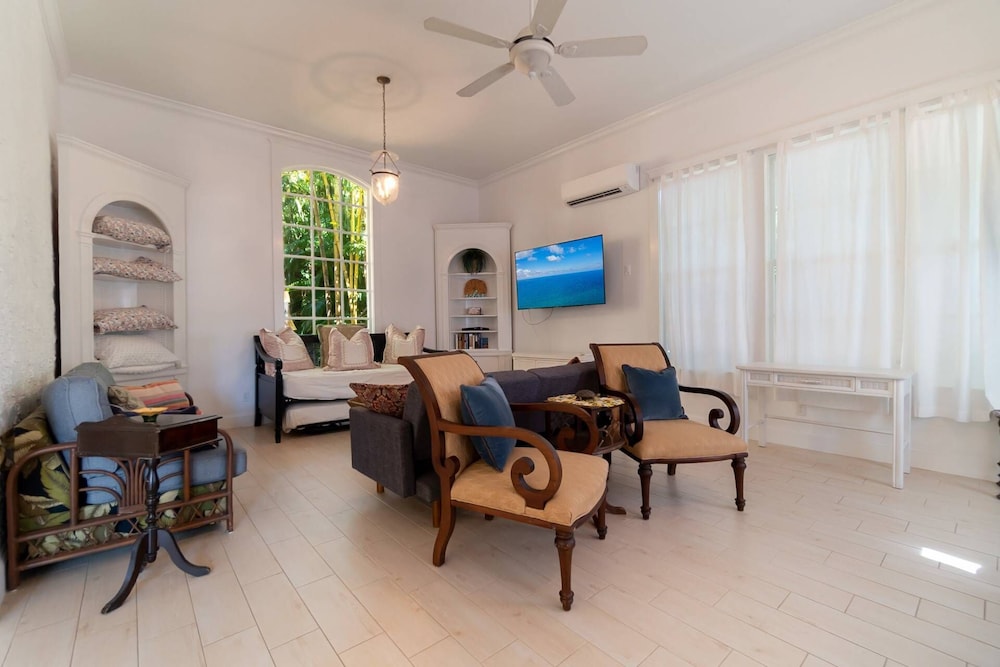 New Live Oak Cottage/beach/downtown/pool/shops/cafés view 4