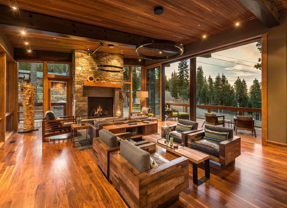 Modern Ski In Out Home Mid-mountain Northstar