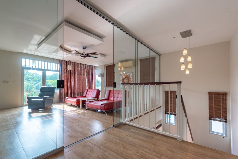 Private Pool Villa Chalong