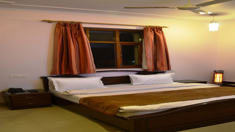 Hotel Majestic Oak Bush