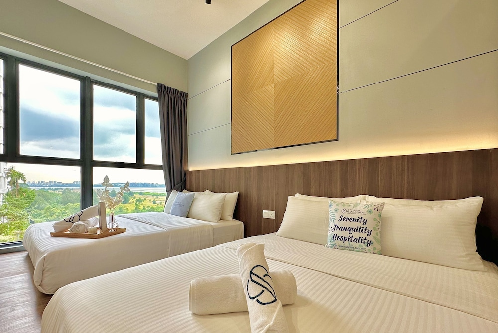 Country Garden Danga Bay Sea View Homestay by Stayrene