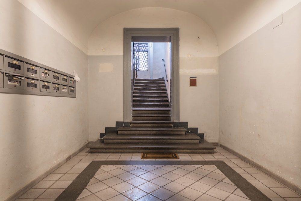 JOIVY Flats Next To Fontana di Trevi