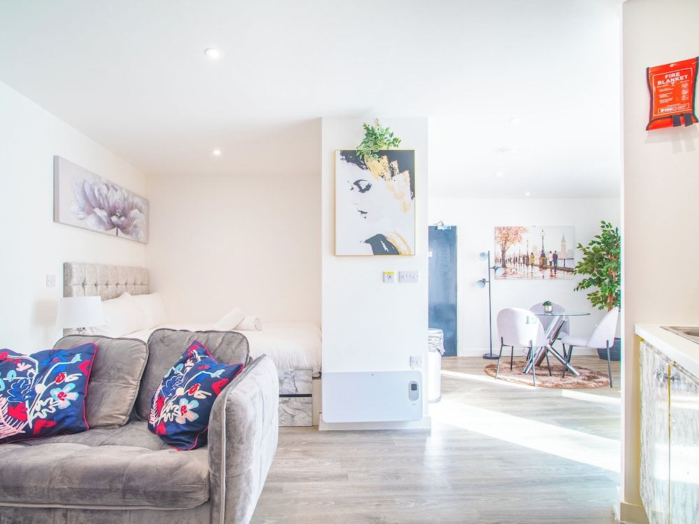 Sheffield City Apartment Retreat