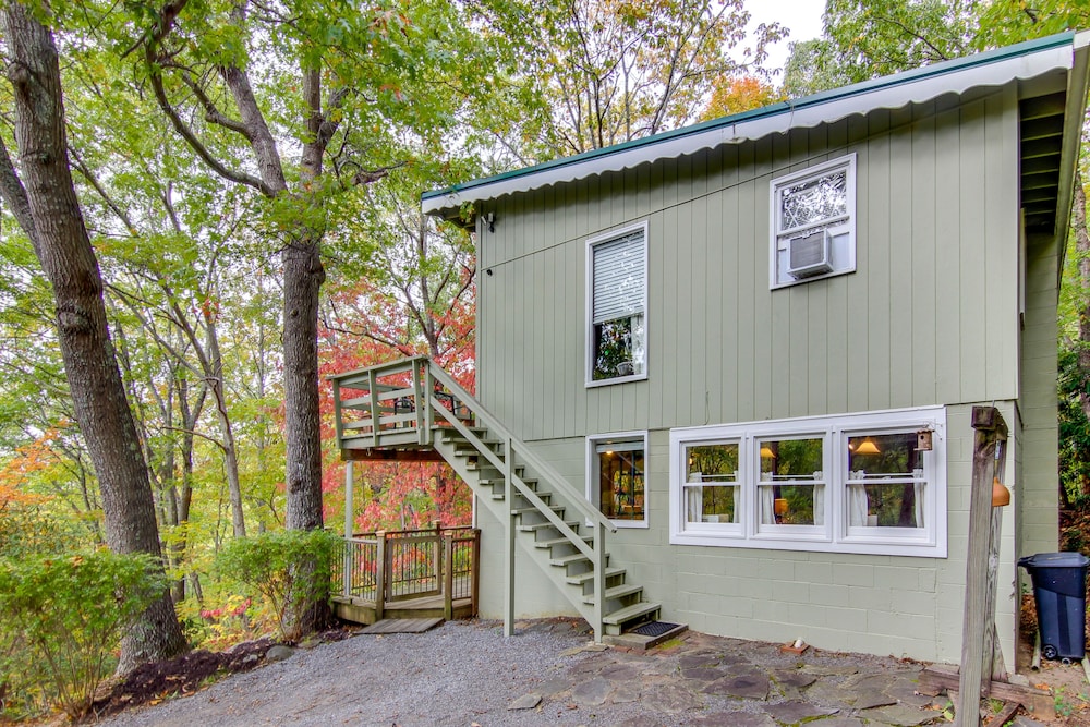 Black Mountain Cabin Apartment ~ 2 Mi to Downtown! view 5