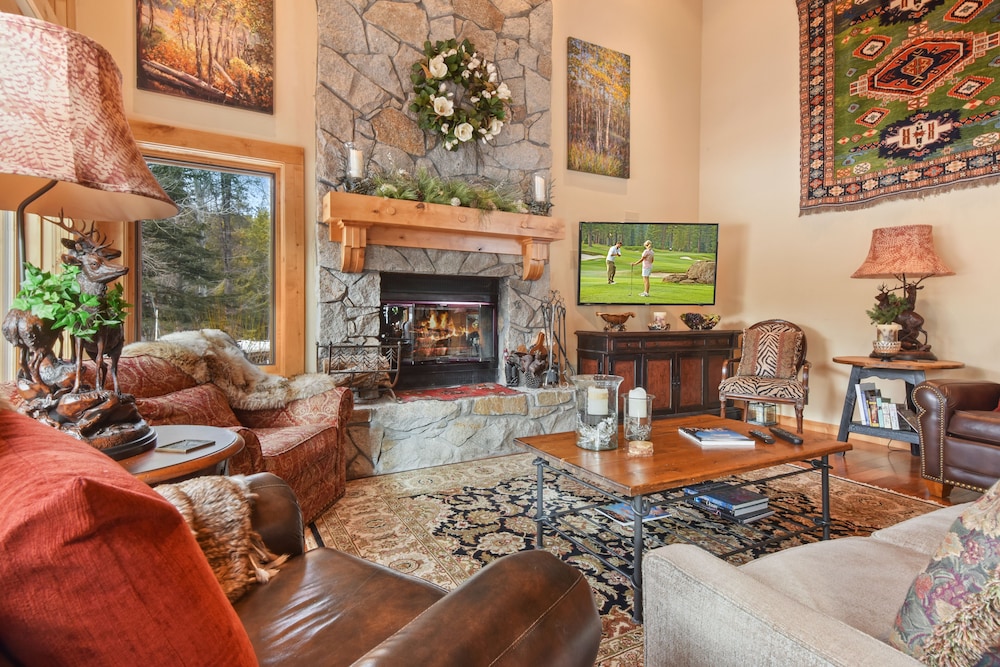 Lake Tahoe Vacations - Wulf's Lodge at Squaw Valley - Property Image 6