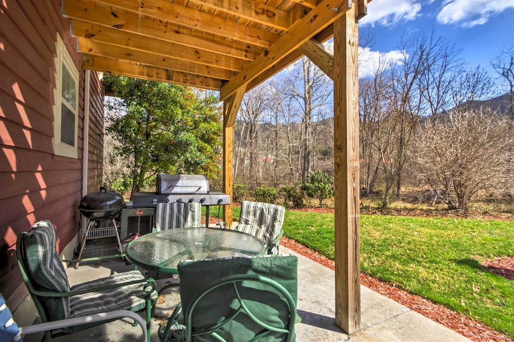 Damascus Apt w/ Views, Walk to Shops + Parks! view 2