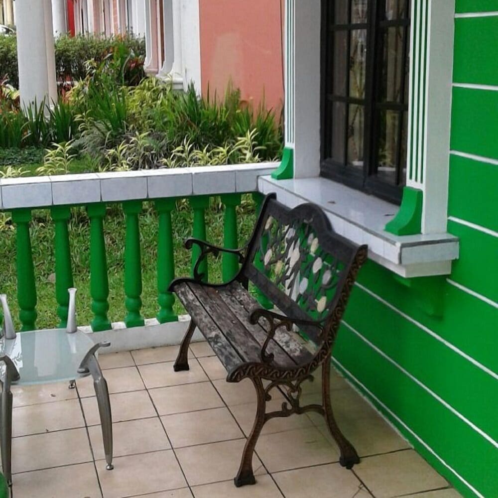 Photo 10