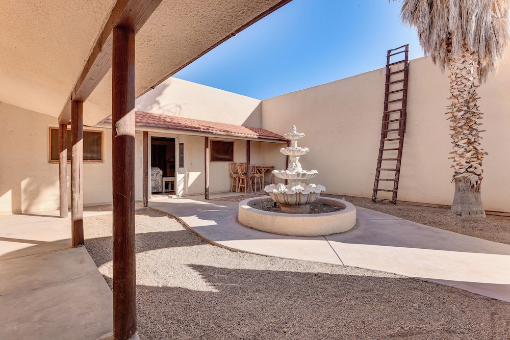 Desert Retreat in Golden Valley: Courtyard & Views