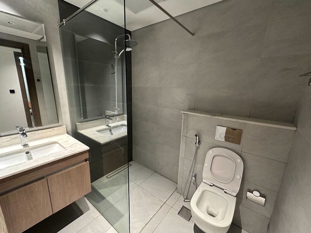 Luxury Hostel Bedspace in Downtown
