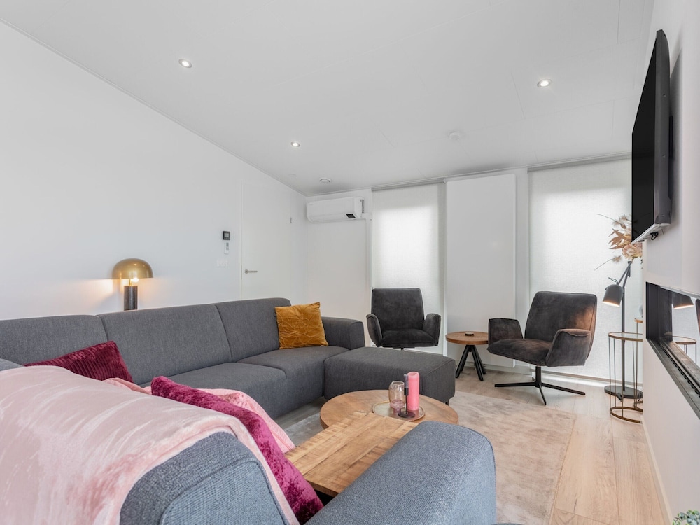 Chalet in Zeeland With Private Jetty view 3