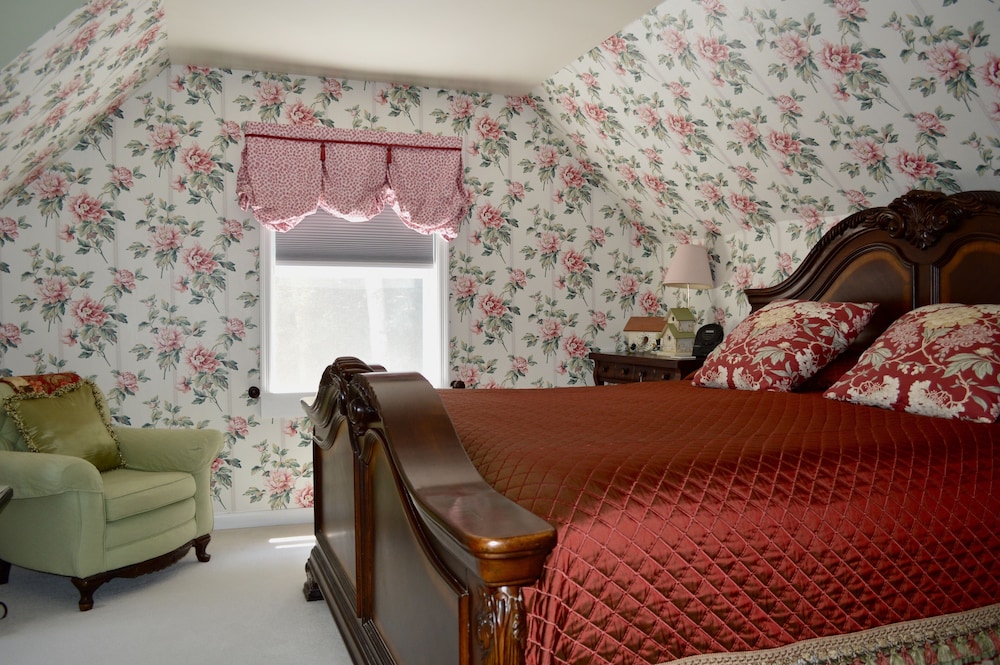 Bald Mountain House Inn at the Wolf Laurel Resort