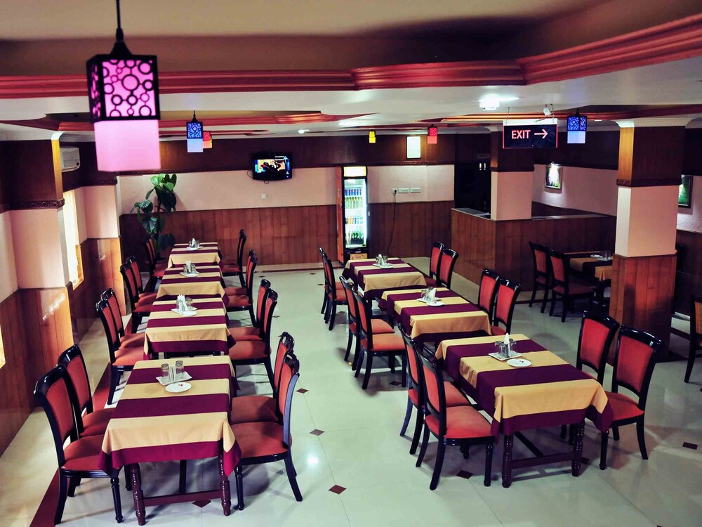 Food & Beverage