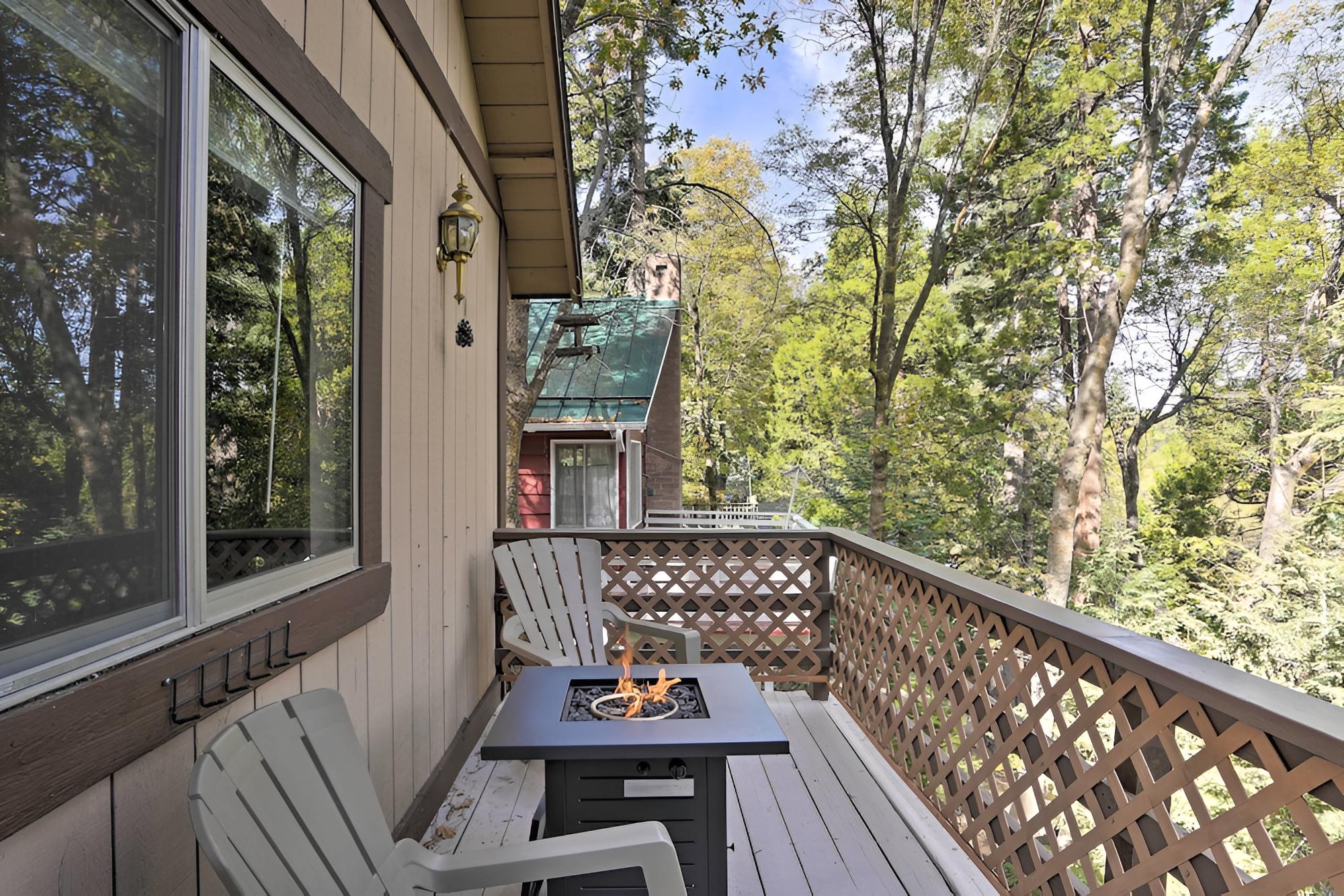 Mountain Escape w/ Views, 3 Mi to Lake Arrowhead view 4