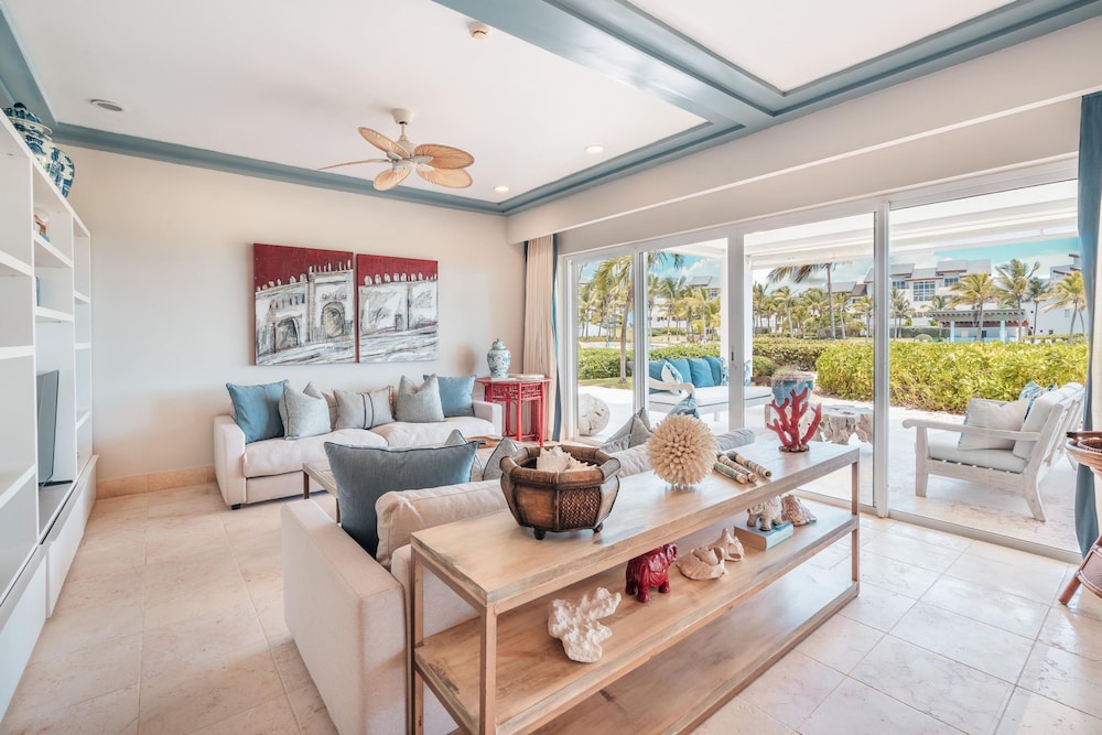 Apt w 2br-beachfront Private Pool in Sotogrande