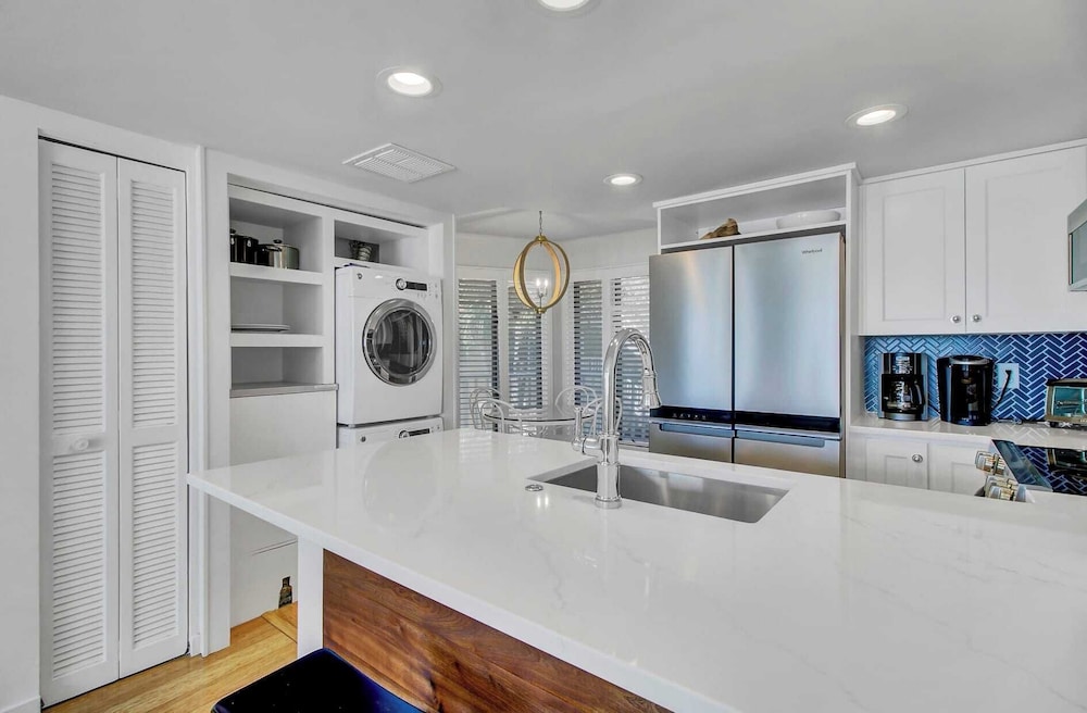202 F Port O Call by Avantstay Amazing Oceanfront Views!
