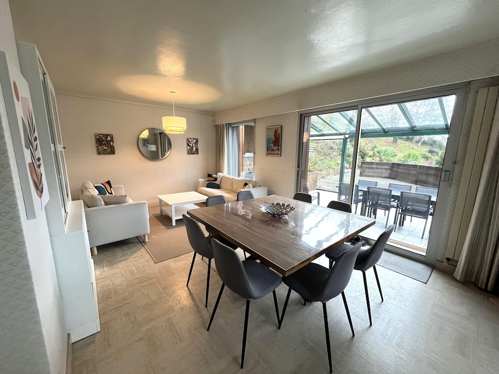 Large House Near Beach for 12