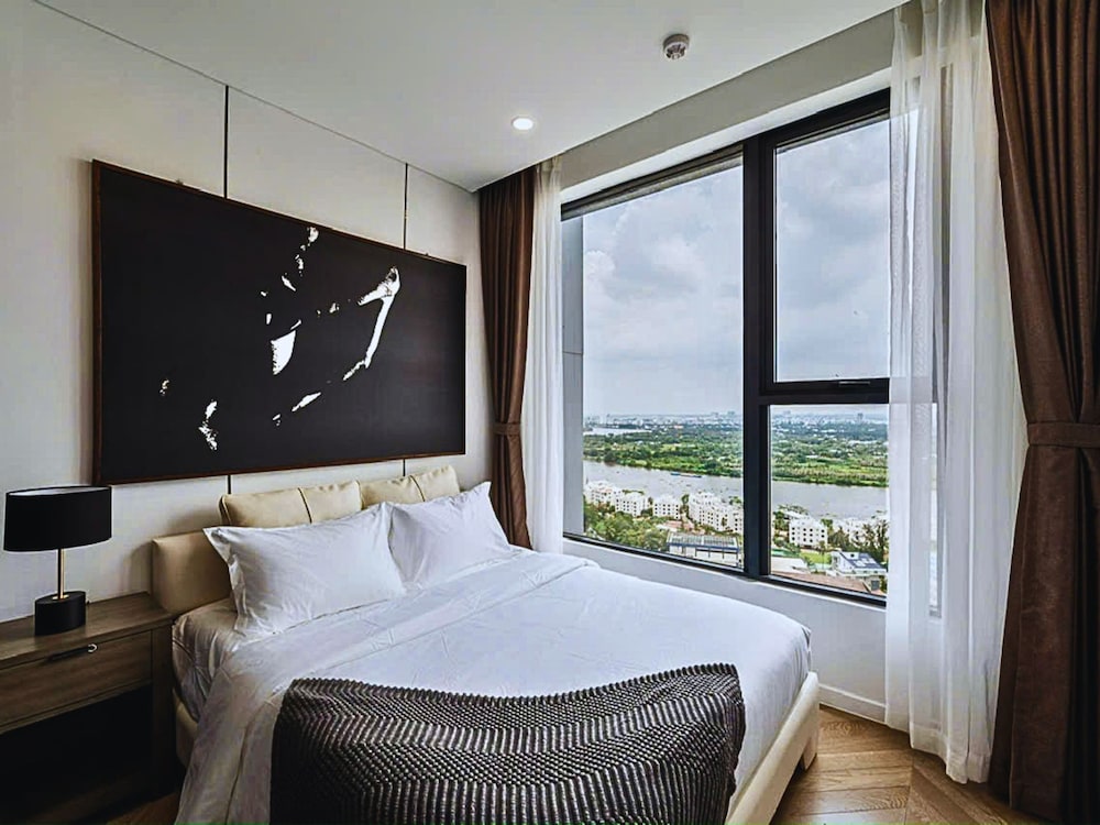 The Lumiere Luxury Citypoint ANGIA