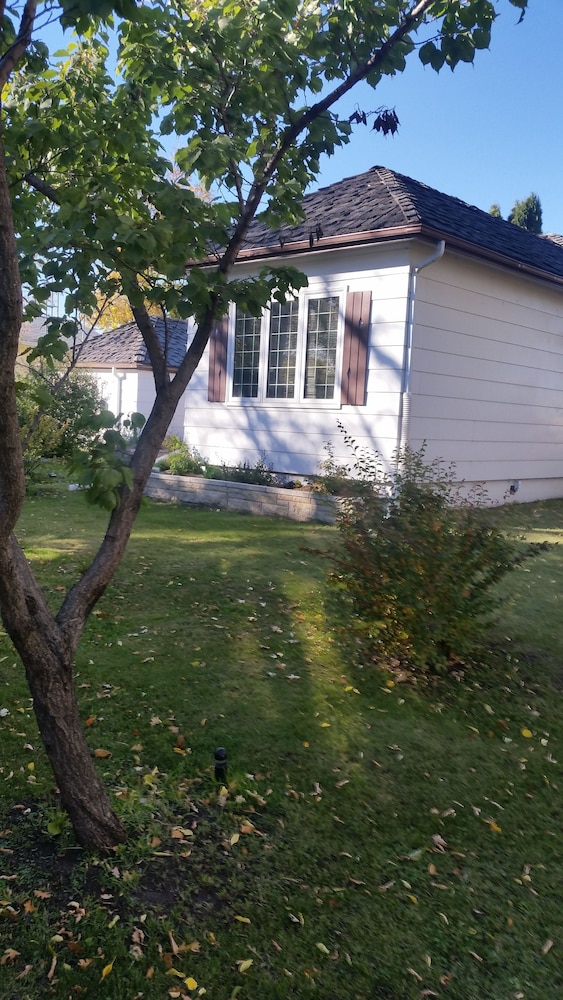 Just You in Neepawa Vacation Home