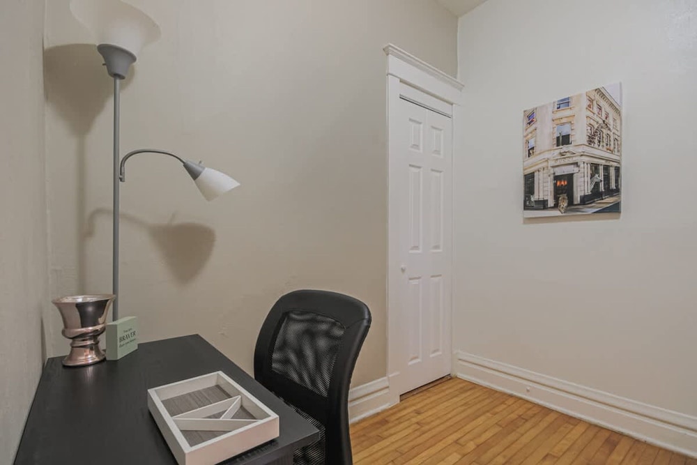Peaceful One Bedroom Home Near Chicago
