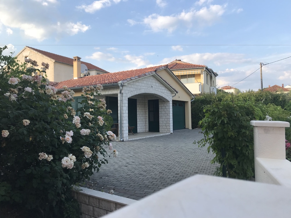 Apartmani AiA
