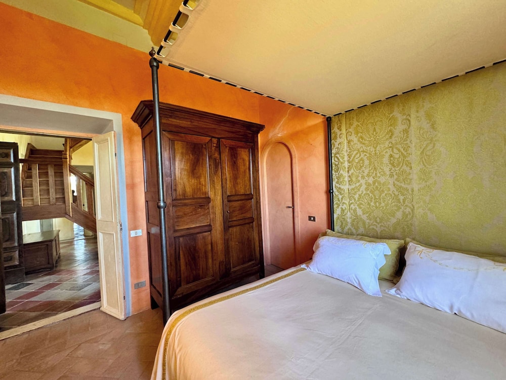 New Estate of Joy a Magnificent Historic Villa Near Rome on Glorious Ground Pool and Olives Galore