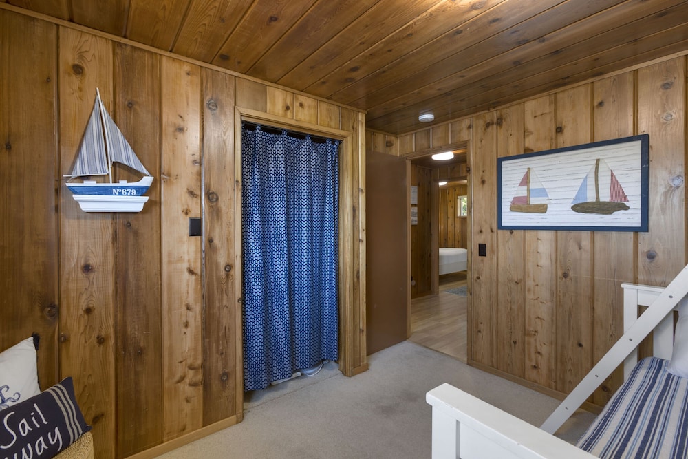 Captain s Retreat in Shelton