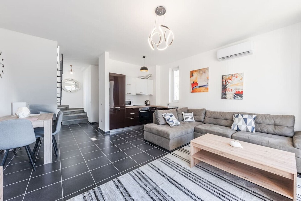 Coastal Haven Talea in Tale