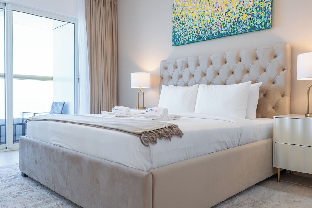Czechin -Stylish 1BR in Elite Residences