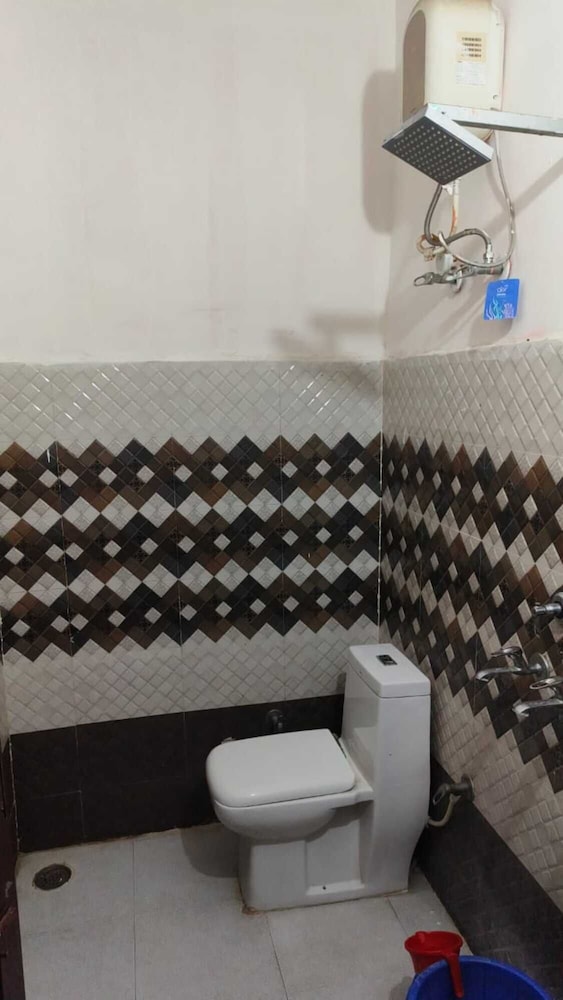 Hotel The Divine Punjabi Tadka