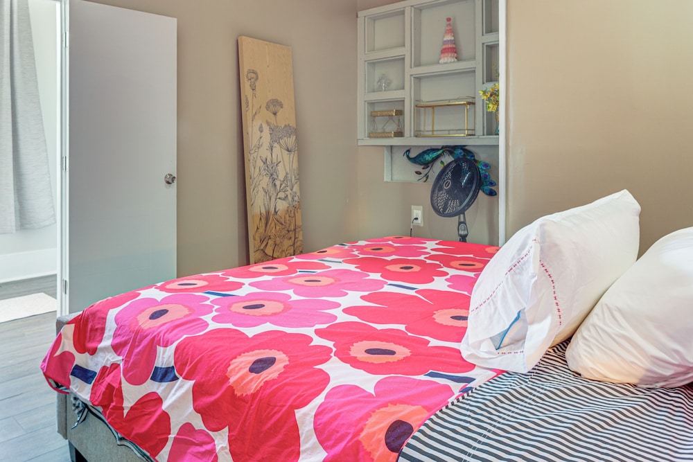 Walkable Apt in York St Historic District