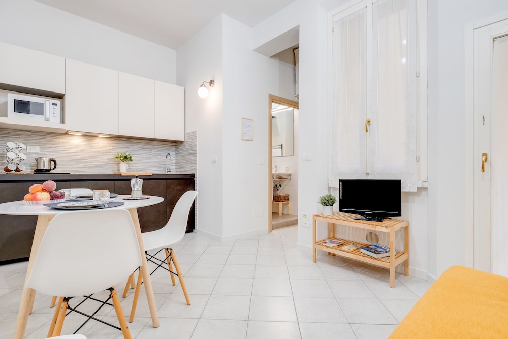Bologna ZTL Center Lovely Apartment view 5