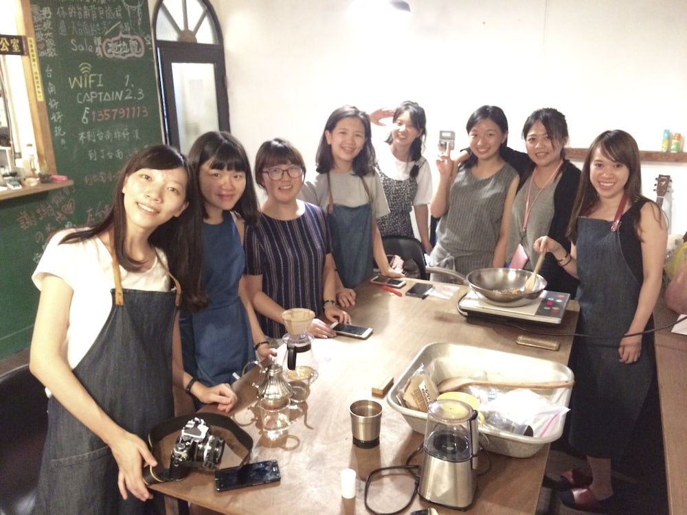 Oldmancaptain Hostel