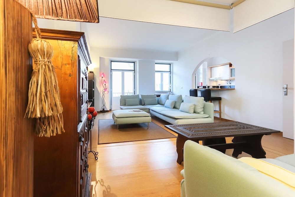 Rato Elegant by Homing view 3