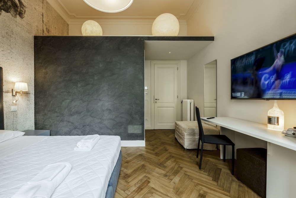 Daphne Guest Hause