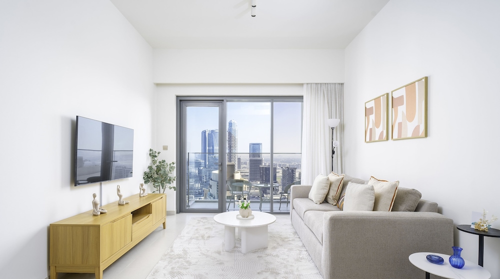 Sleek 1BR in Burj Royale with Canal View