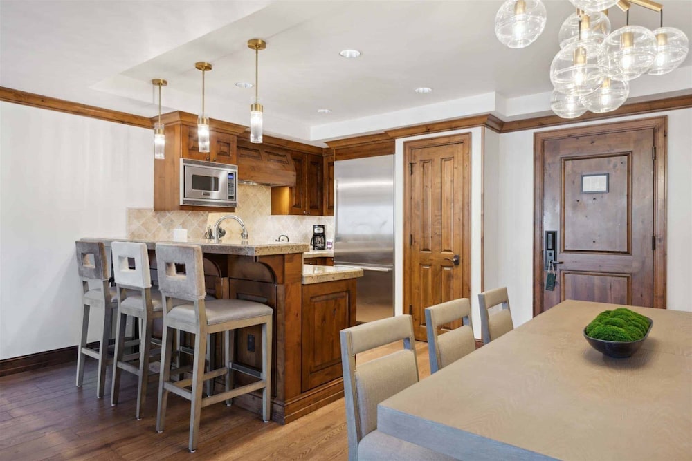 Aspen Mountain Residences Luxe 3 Bedroom Residence in Heart of Downtown Aspen
