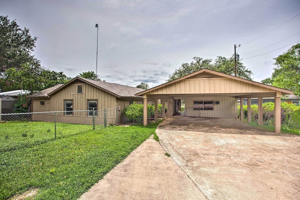 Possum Kingdom Lakefront Home w/ Patio & Dock! view 5
