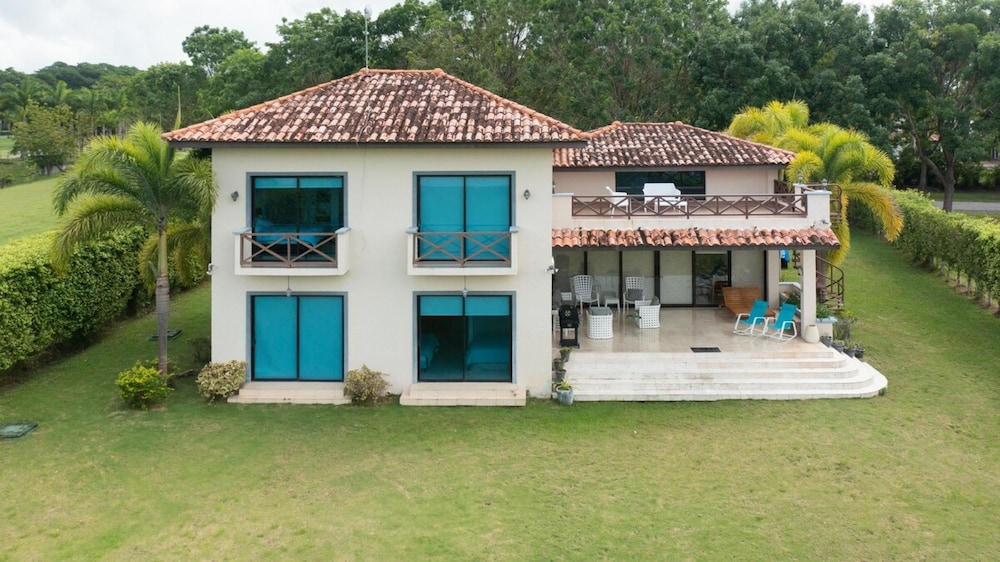 Villa Encanto by Acomodo