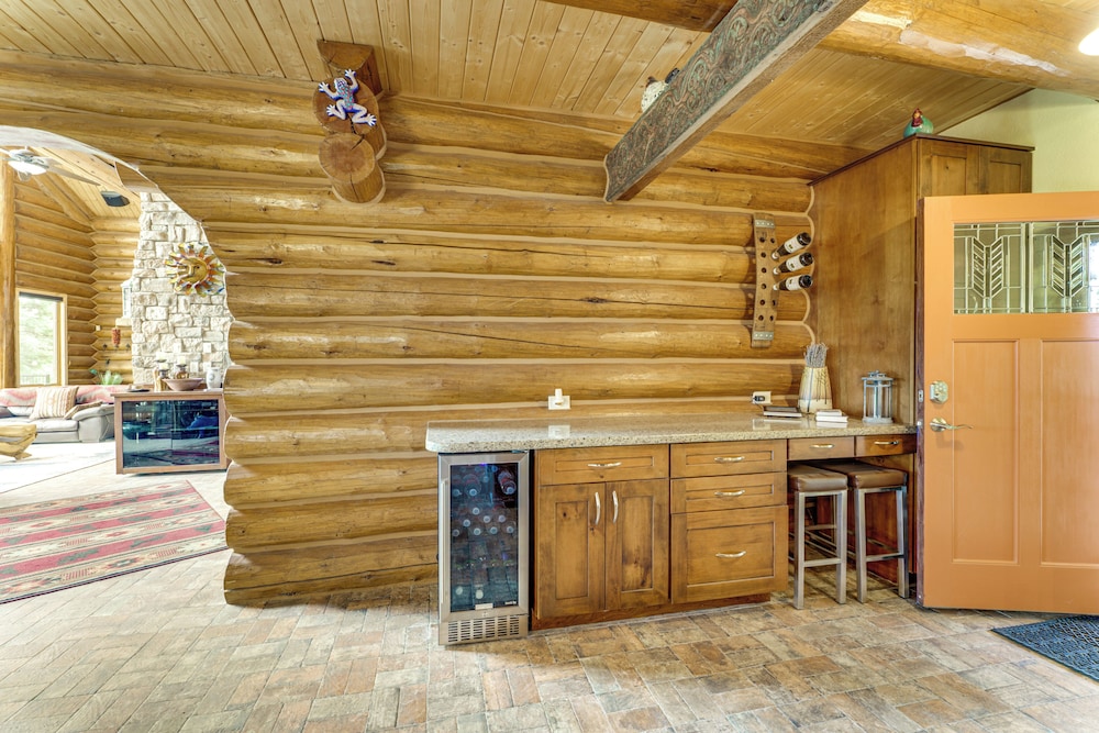 Secluded Angel Fire Retreat: Deck + Stunning View!
