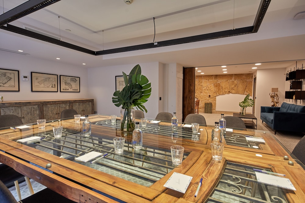 meeting & event spaces