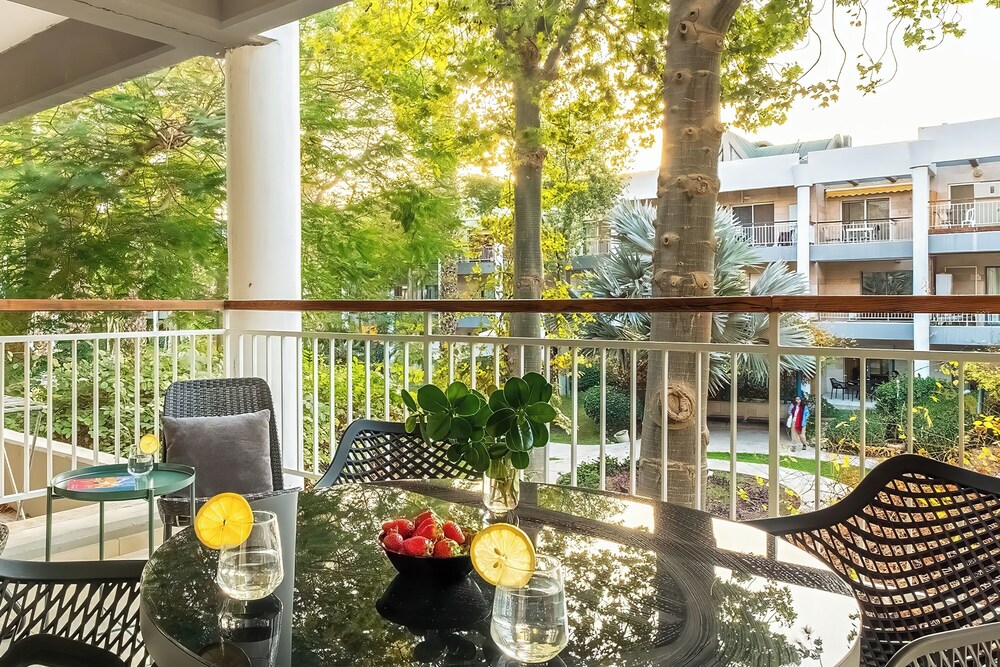 Royal Park Apt Resort by Sea N Rent