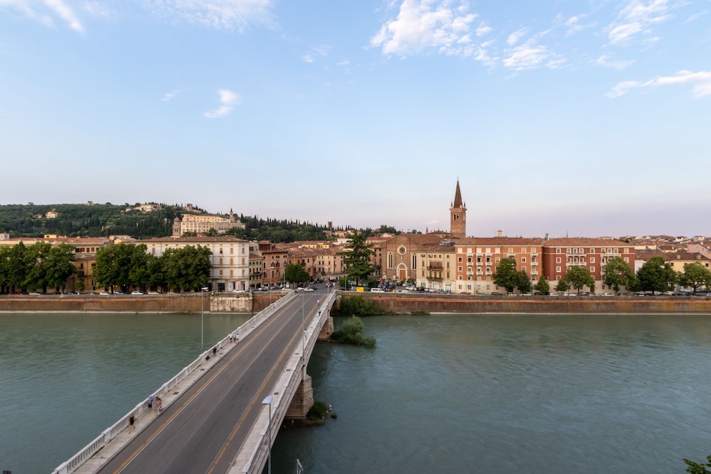 Verona Journeys