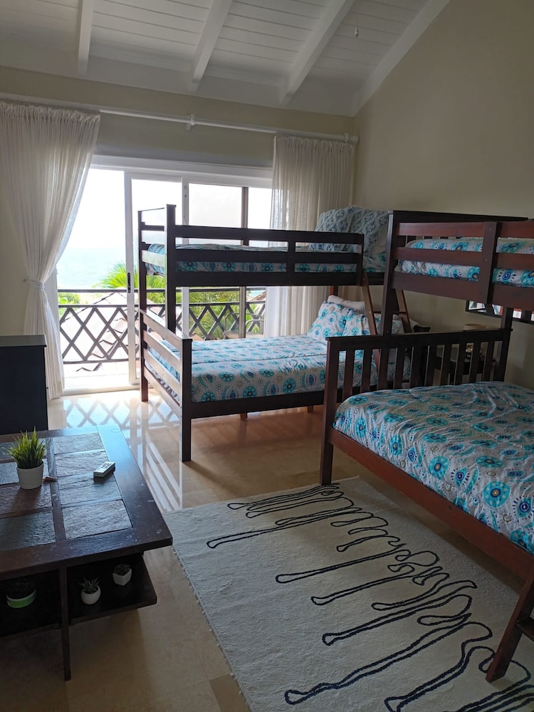 Magnificent Villa With Ocean View in Puerto Bahia