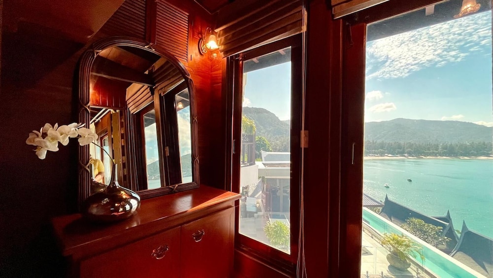 Luxury Seaview 6 Bedrooms With Infinity Pool Villa, Private Gym, Superfast Wifi