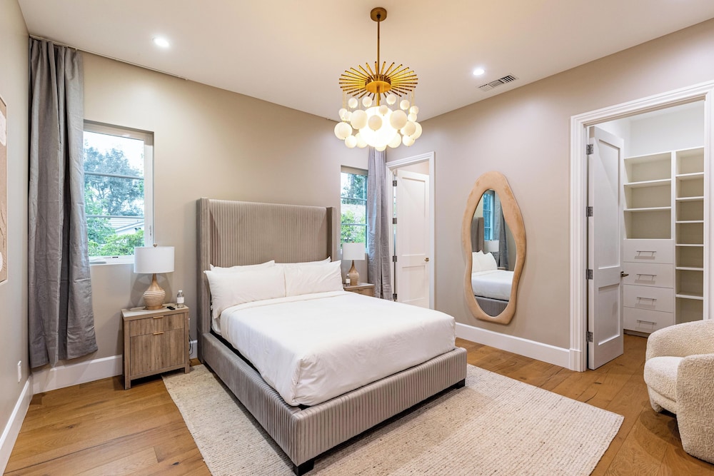 Otis Ave - Modern Farmhouse Retreat w/ Pool, Spa & Luxe Interiors