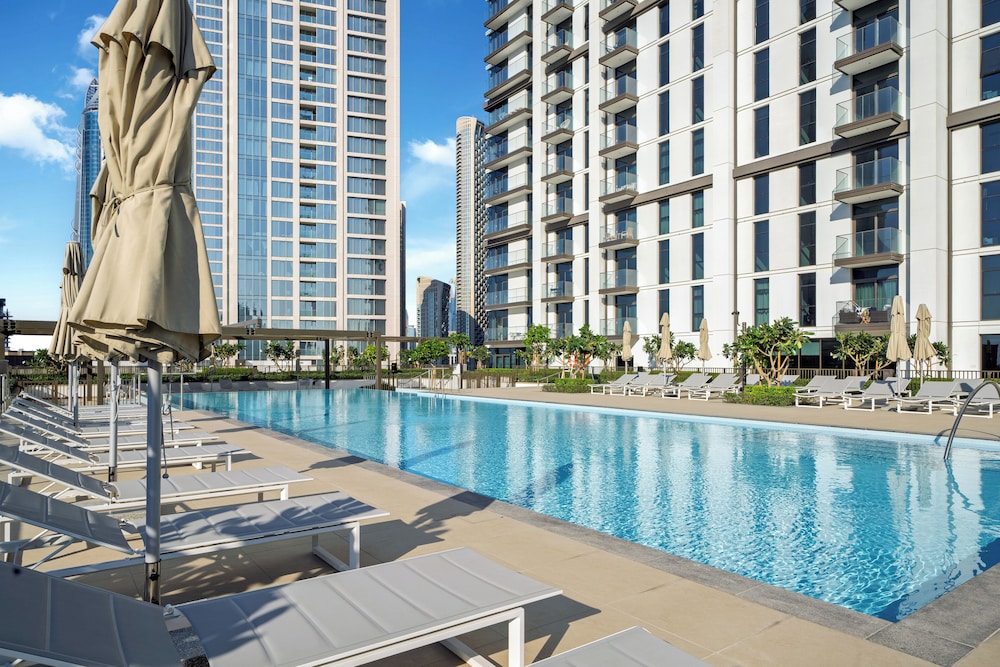 Delujo Stays – Burj Crown Collection