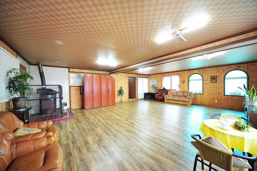 Star Song Pension