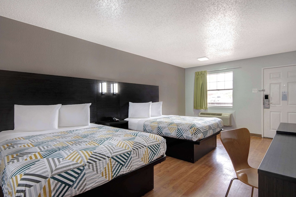 Motel 6 San Antonio, TX - Northwest Medical Center