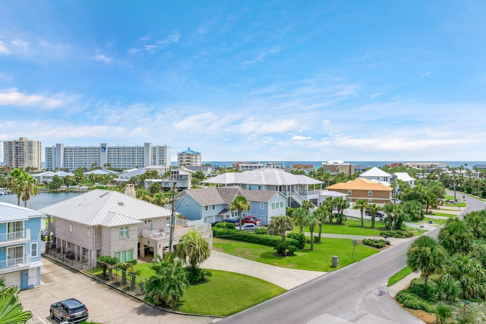 Dolphin Point #602a