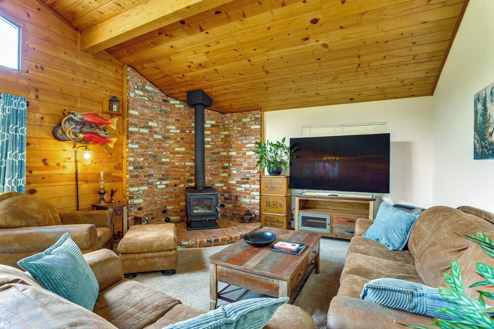 Scenic Riverfront Escape w/ Sauna in Junction City